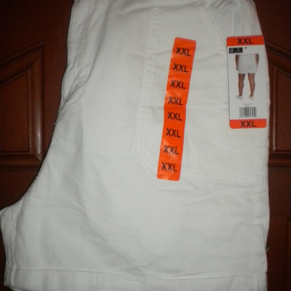 Gloria Vanderbilt Women's Plus Size XXL White Utility Shorts NWT - Picture 3 of 5